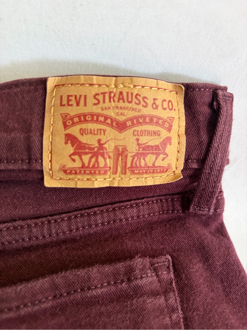 Levi's 311 Shaping Skinny Women's Burgundy Jeans Size 31